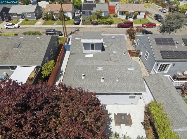 916 Bataan Ave, Berkeley, CA 94710