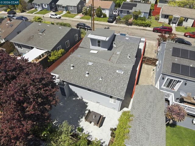 916 Bataan Ave, Berkeley, CA 94710
