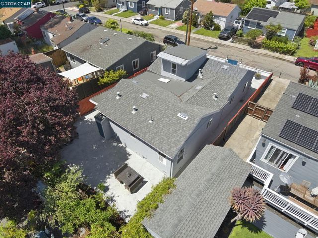 916 Bataan Ave, Berkeley, CA 94710