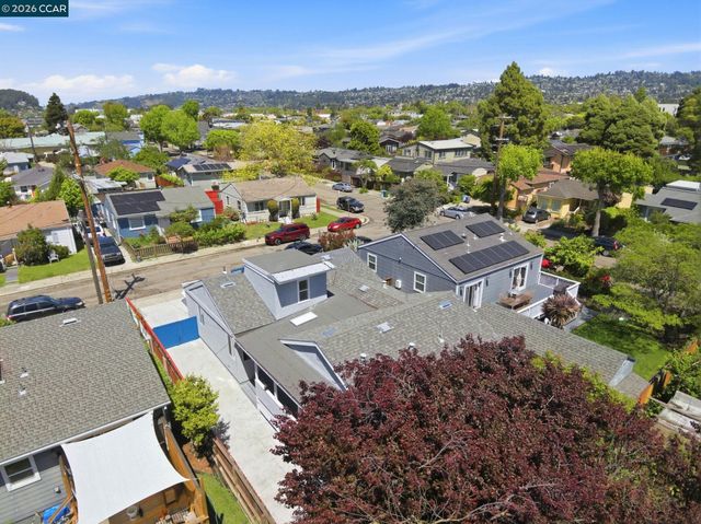 916 Bataan Ave, Berkeley, CA 94710
