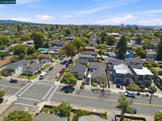916 Bataan Ave, Berkeley, CA 94710