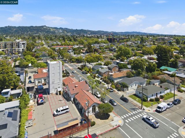 916 Bataan Ave, Berkeley, CA 94710