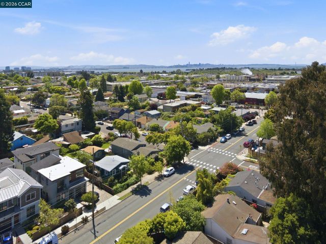 916 Bataan Ave, Berkeley, CA 94710