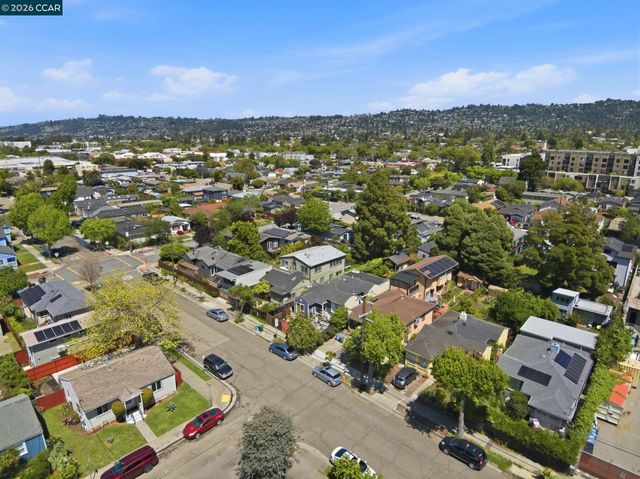 916 Bataan Ave, Berkeley, CA 94710