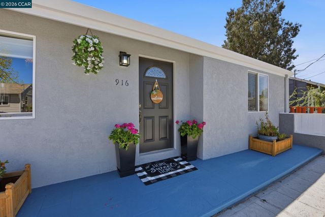 916 Bataan Ave, Berkeley, CA 94710