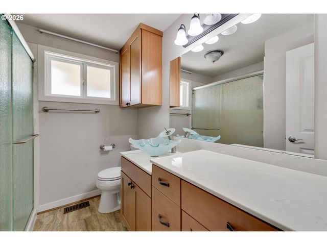 17139 S Bradley Rd, Oregon City, OR 97045