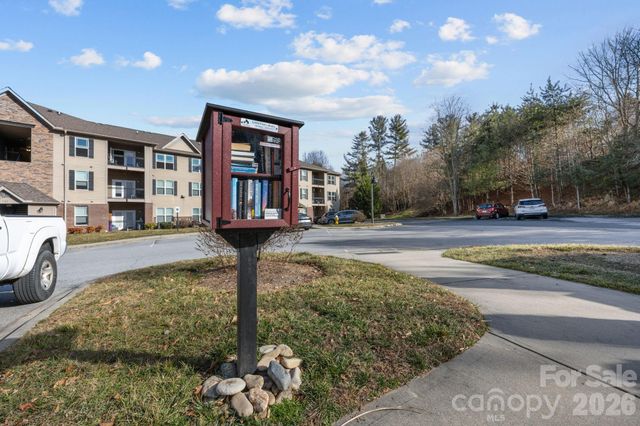 176 Brickton Village Circle 206, Fletcher, NC 28732