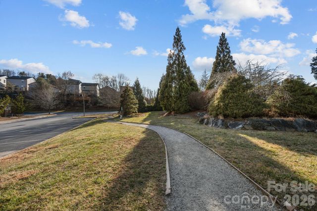 176 Brickton Village Circle 206, Fletcher, NC 28732