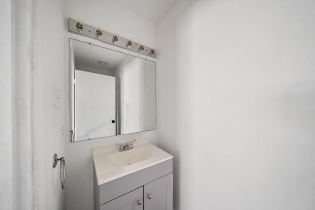 8243 Creekbend Drive 8243, Houston, TX 77071