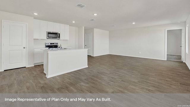 1035 Gladys Run, Seguin, TX 78155