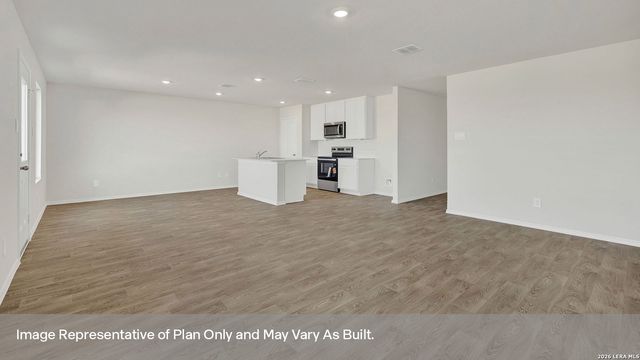 1035 Gladys Run, Seguin, TX 78155
