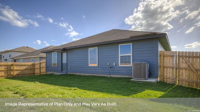 1035 Gladys Run, Seguin, TX 78155