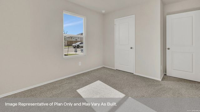 1035 Gladys Run, Seguin, TX 78155