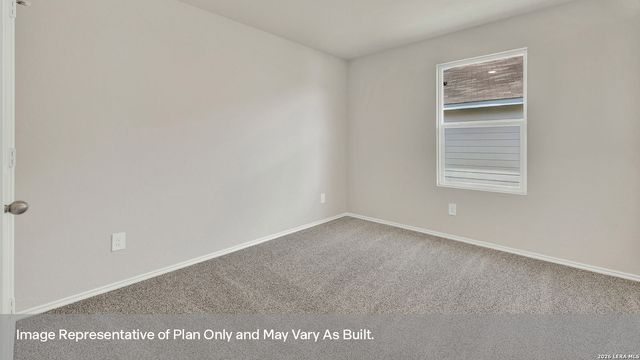 1035 Gladys Run, Seguin, TX 78155