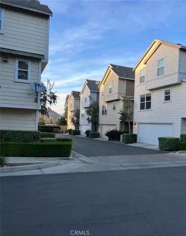 3533 Millhouse Court, Riverside, CA 92503