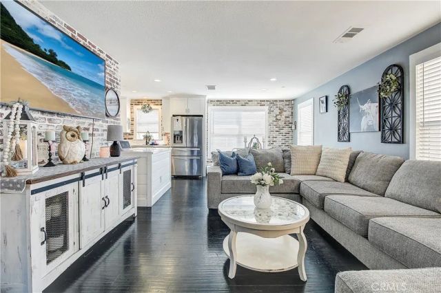 3533 Millhouse Court, Riverside, CA 92503