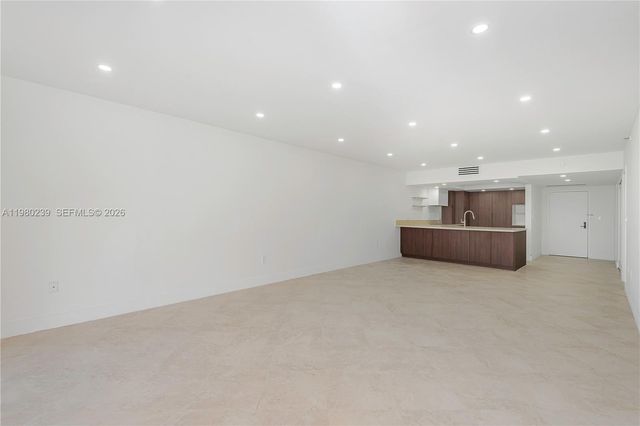 8855 W Collins Ave 6E, Surfside, FL 33154