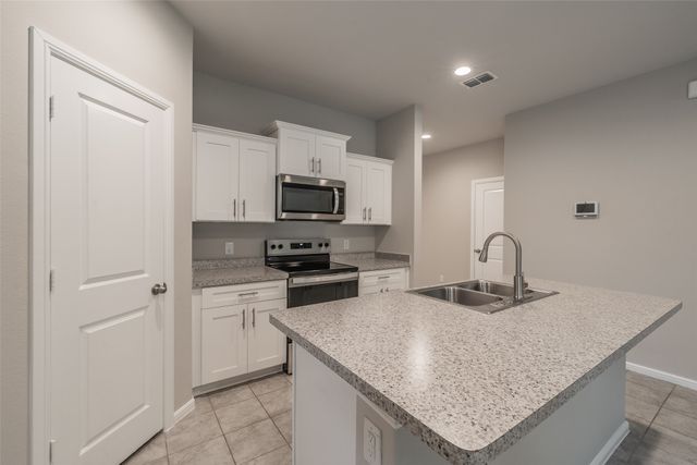 304 Abingdon Street, Azle, TX 76020