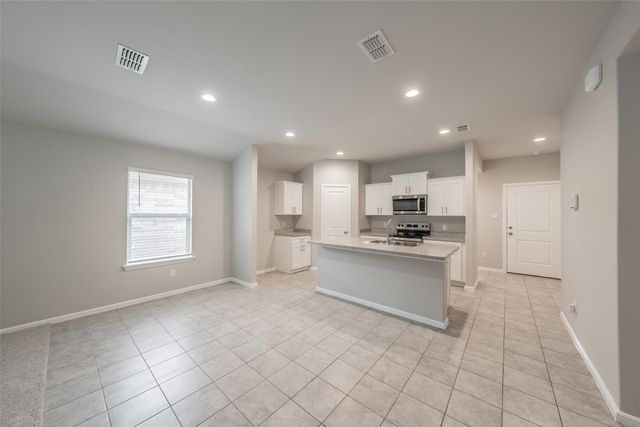 304 Abingdon Street, Azle, TX 76020