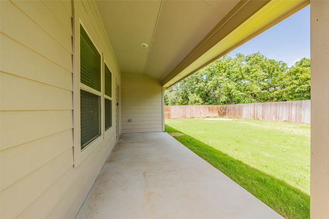 304 Abingdon Street, Azle, TX 76020