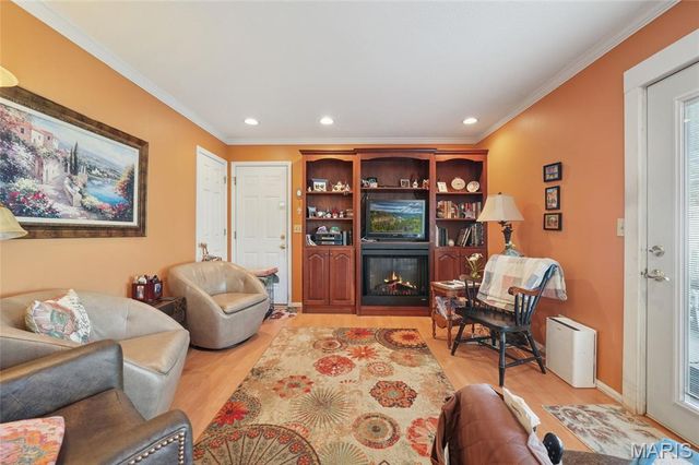 4 Parkrose Court, Ballwin, MO 63011