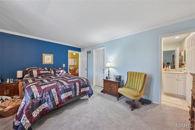 4 Parkrose Court, Ballwin, MO 63011