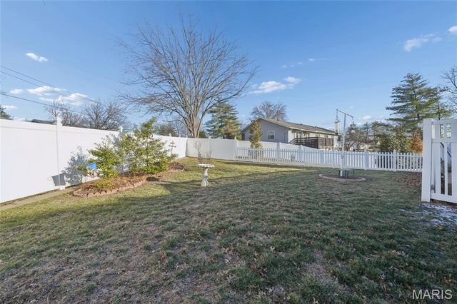 4 Parkrose Court, Ballwin, MO 63011