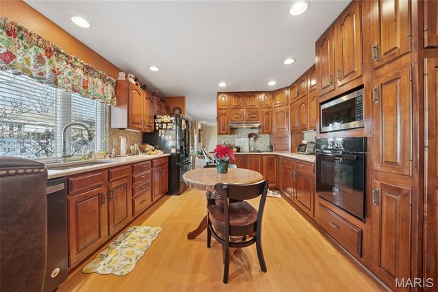 4 Parkrose Court, Ballwin, MO 63011