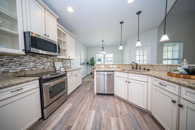 402 Pomegranate Drive, Goose Creek, SC 29445