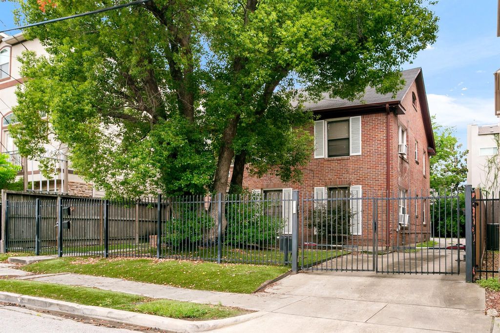 1821 Oakdale Street A, Houston, TX 77004