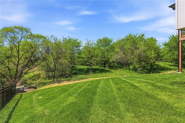 916 Savannah Lane, Greenwood, MO 64034