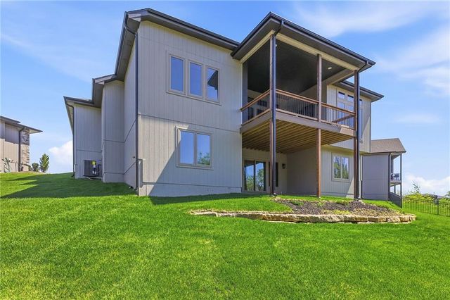 916 Savannah Lane, Greenwood, MO 64034