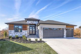 916 Savannah Lane, Greenwood, MO 64034