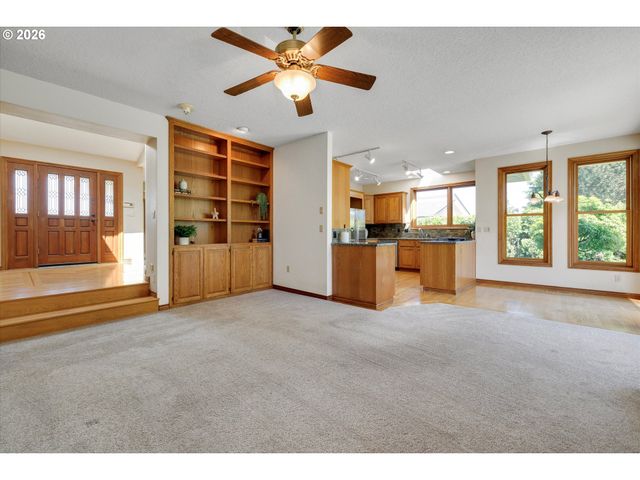 2105 BRIDLE Way, West Linn, OR 97068