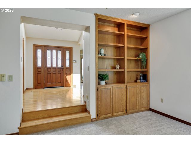 2105 BRIDLE Way, West Linn, OR 97068