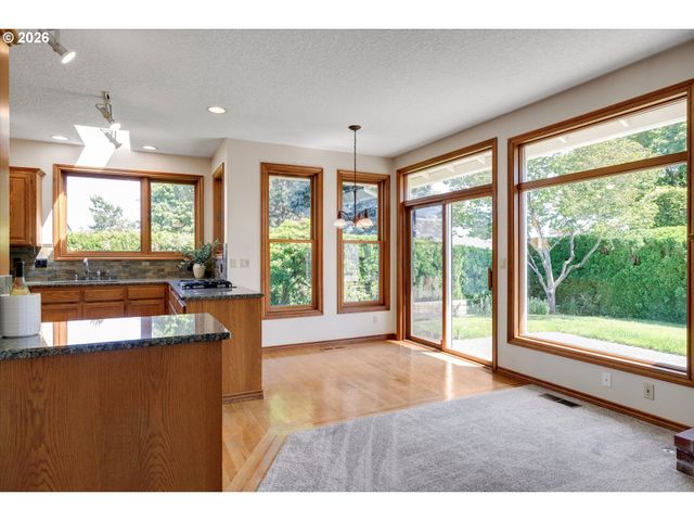 2105 BRIDLE Way, West Linn, OR 97068