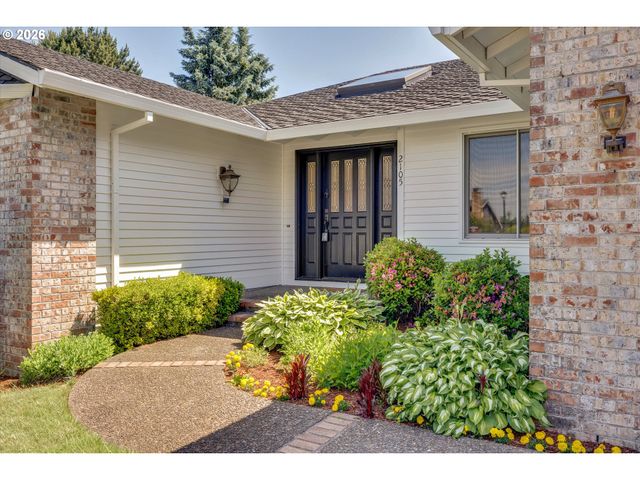 2105 BRIDLE Way, West Linn, OR 97068