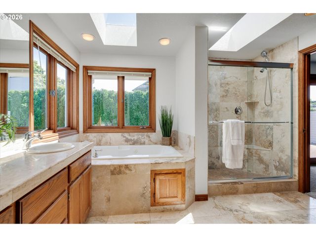 2105 BRIDLE Way, West Linn, OR 97068