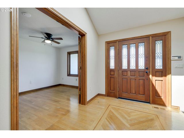 2105 BRIDLE Way, West Linn, OR 97068