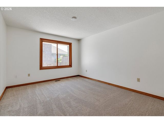 2105 BRIDLE Way, West Linn, OR 97068