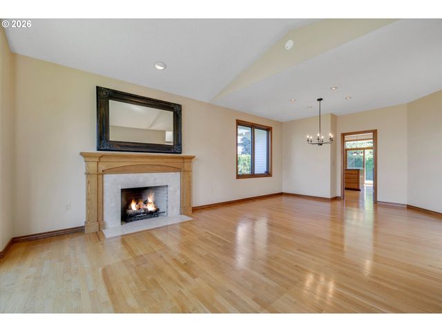 2105 BRIDLE Way, West Linn, OR 97068