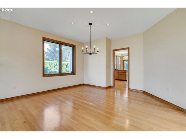 2105 BRIDLE Way, West Linn, OR 97068