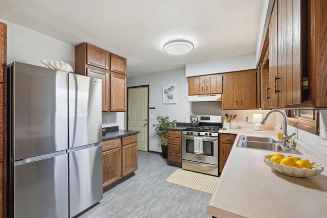805 Miller Drive, Oregon, WI 53575