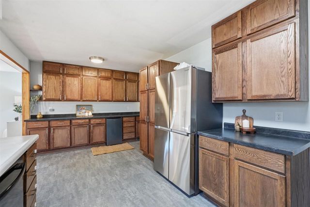 805 Miller Drive, Oregon, WI 53575