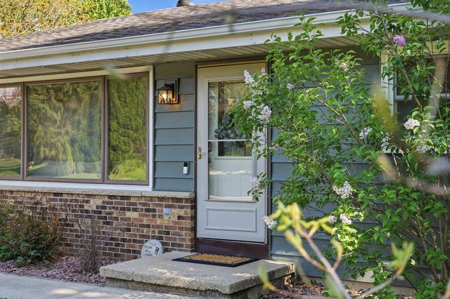 805 Miller Drive, Oregon, WI 53575