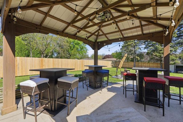 805 Miller Drive, Oregon, WI 53575