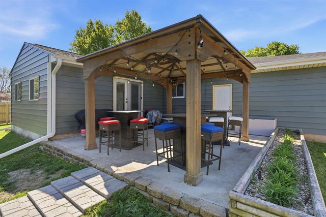 805 Miller Drive, Oregon, WI 53575