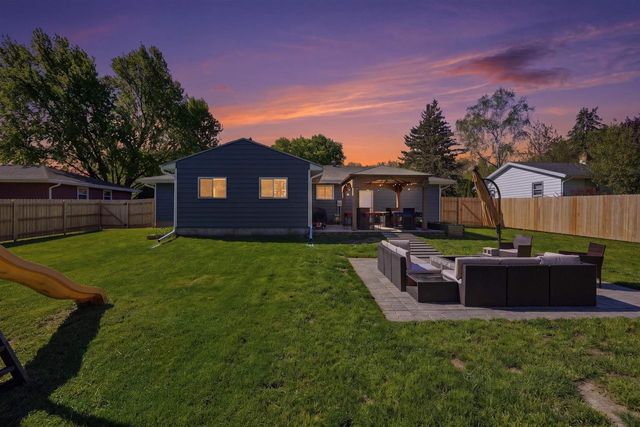 805 Miller Drive, Oregon, WI 53575