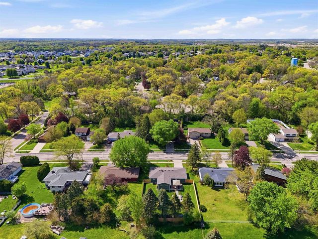 805 Miller Drive, Oregon, WI 53575