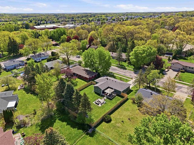 805 Miller Drive, Oregon, WI 53575